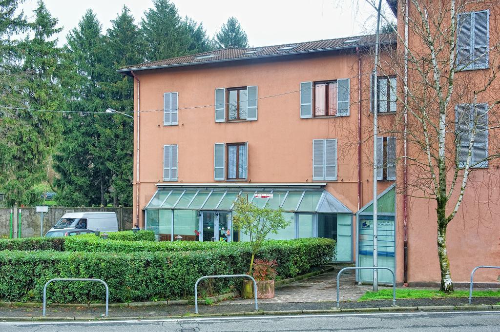 Victoria Hotels Carso Camnago Volta Екстер'єр фото