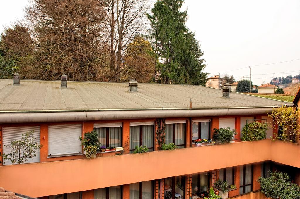 Victoria Hotels Carso Camnago Volta Екстер'єр фото