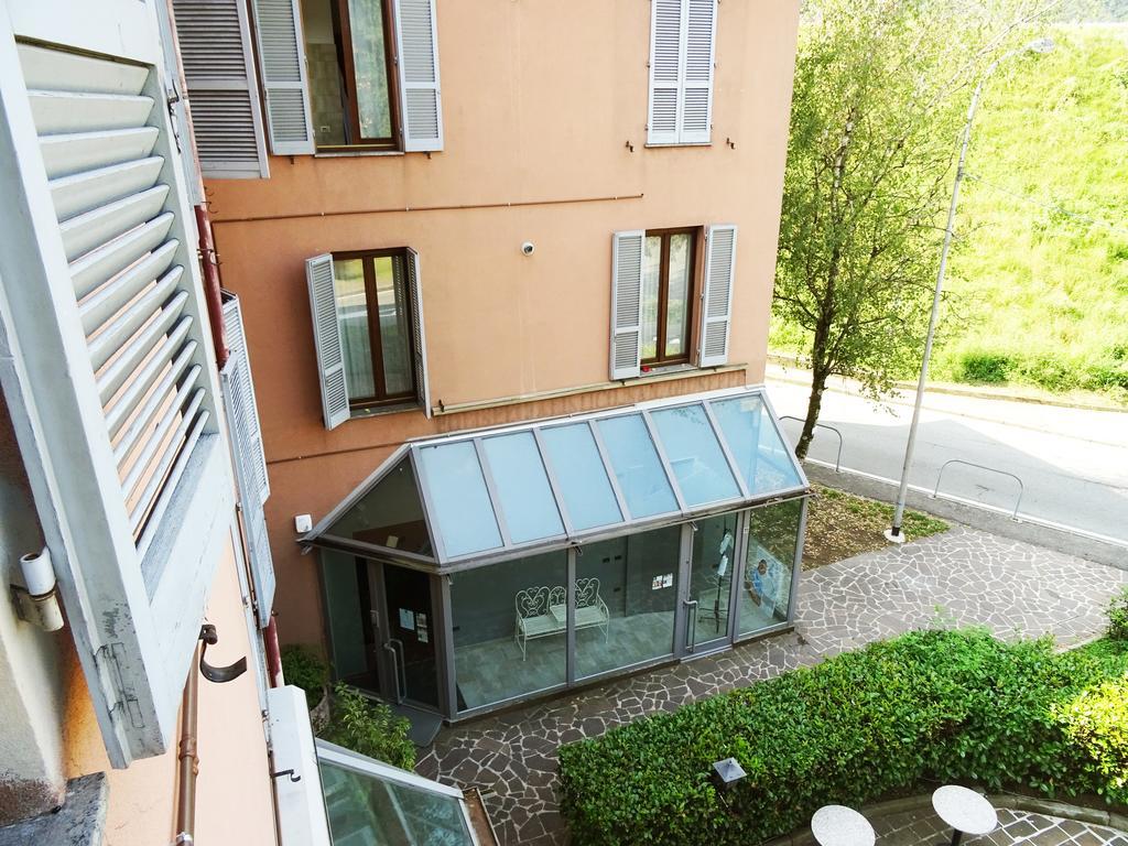 Victoria Hotels Carso Camnago Volta Екстер'єр фото