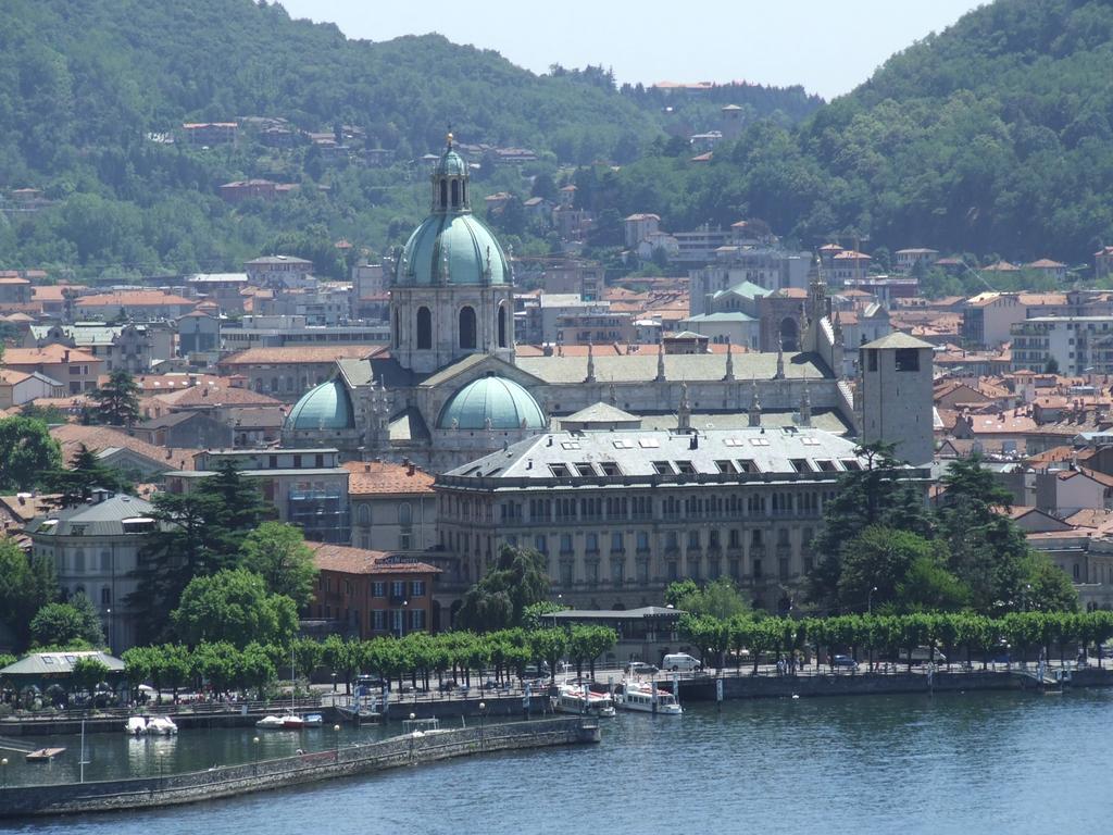 Victoria Hotels Carso Camnago Volta Екстер'єр фото