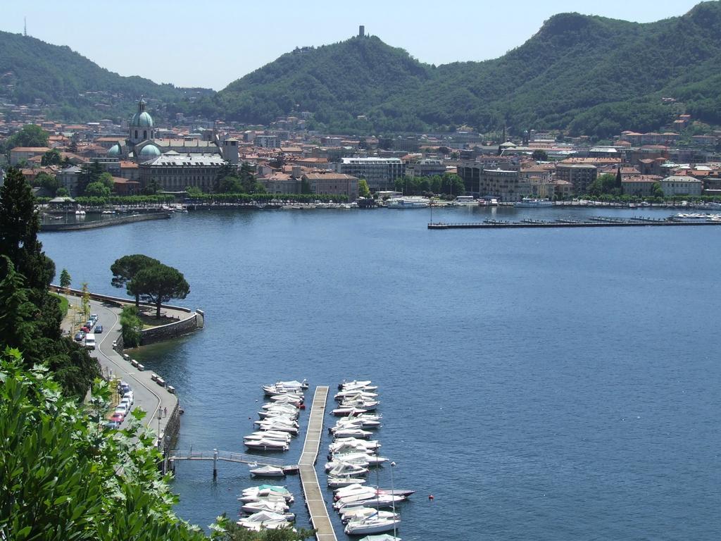 Victoria Hotels Carso Camnago Volta Екстер'єр фото